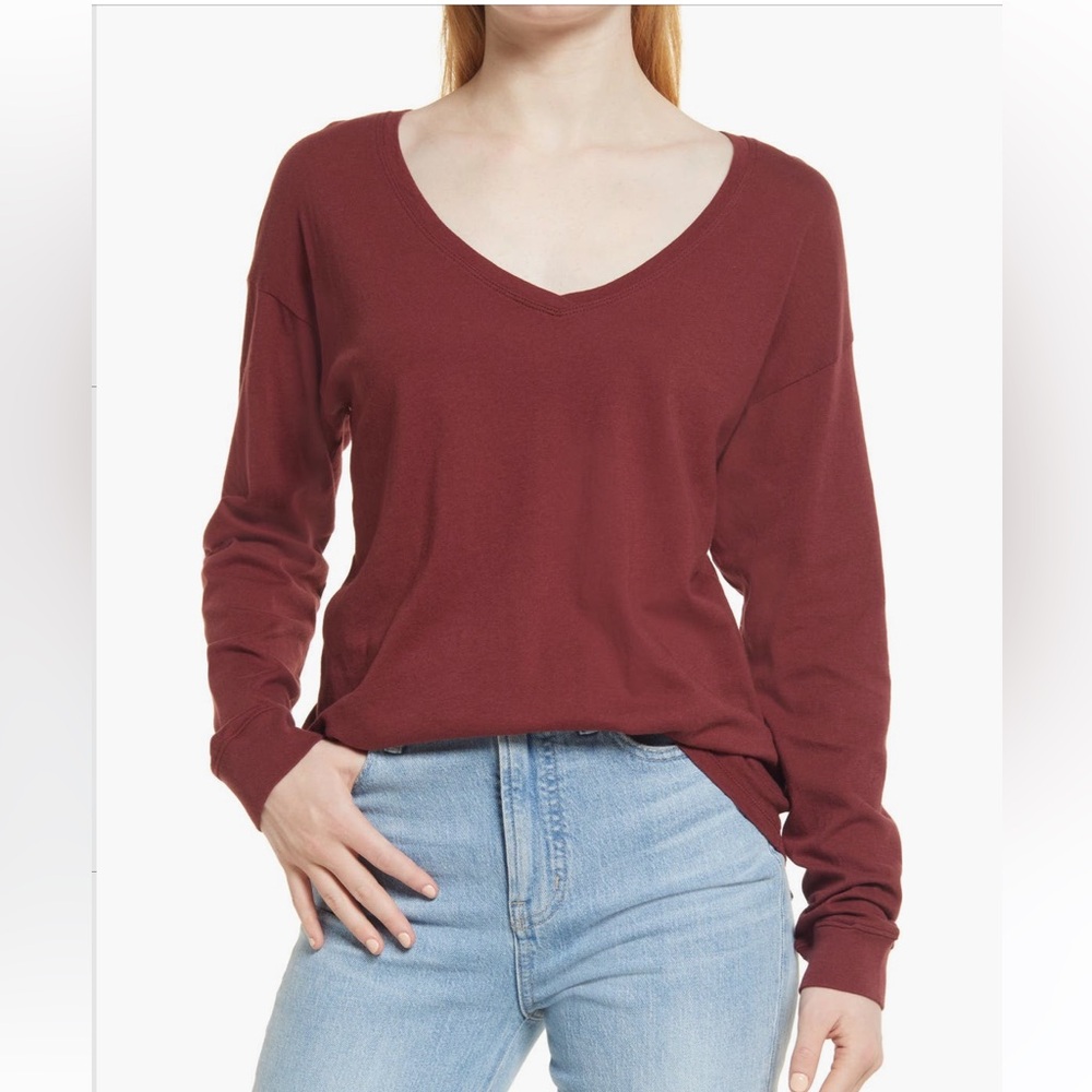 Madewell Softfade Cotton V-
Neck Relaxed T-Shirt